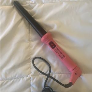 Enzo Milano pink styling wand